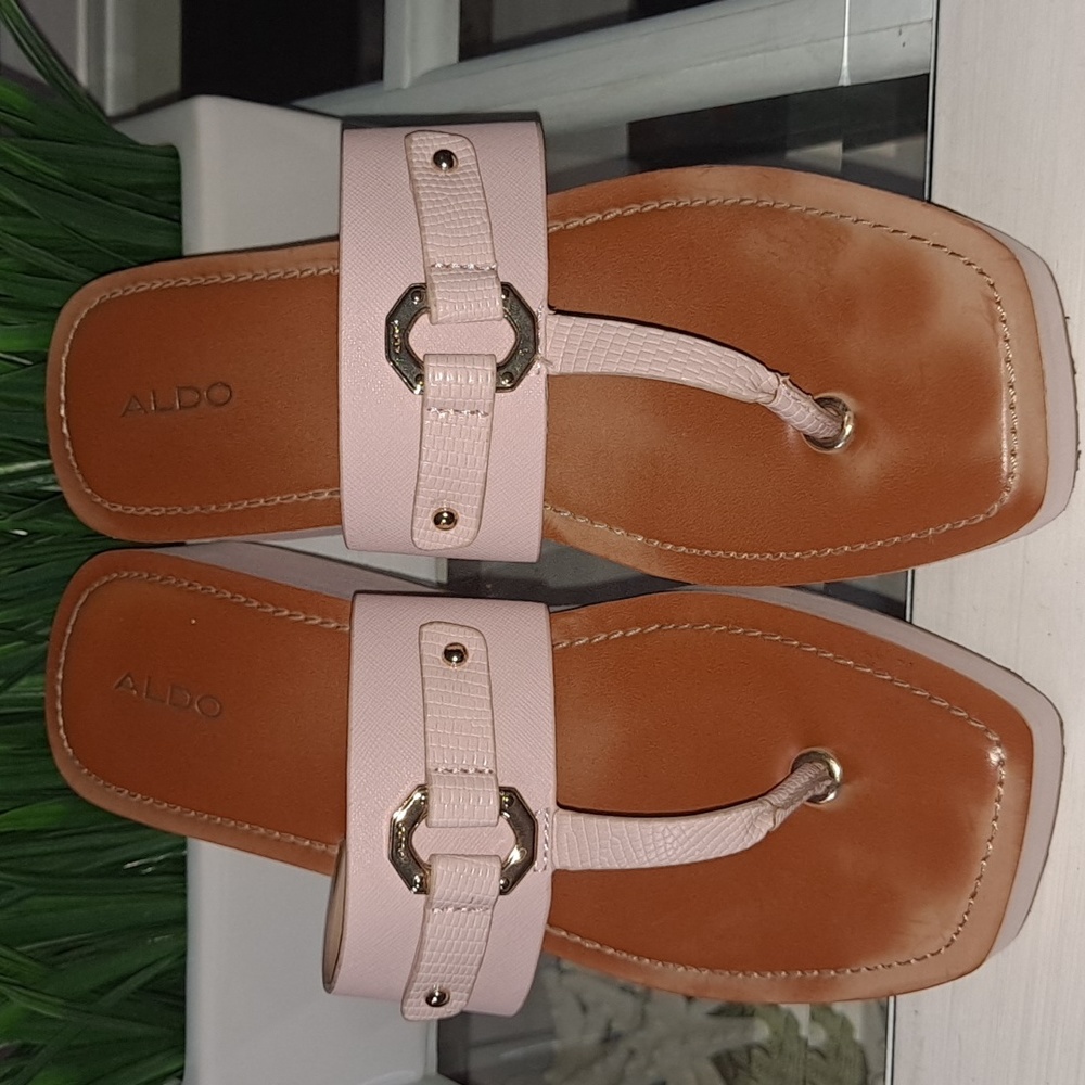 ALDO Flip Flop Wedge Plat Form Sandals